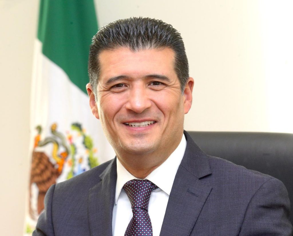 Comisionado Adrián Alcalá pide una pausa al proceso legislativo de la reforma